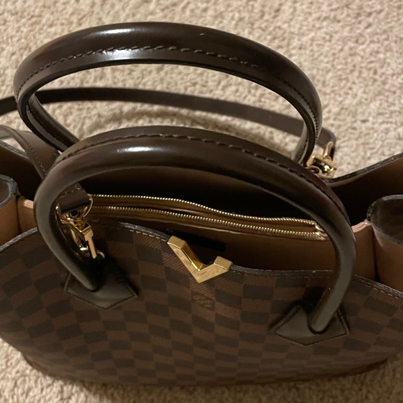 Authentic Louis Vuitton Kensington - Picture 5 of 11